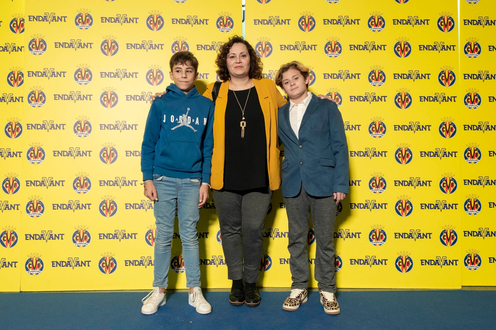 Marina Martín antes del inicio de la Gala Endavant 25/26